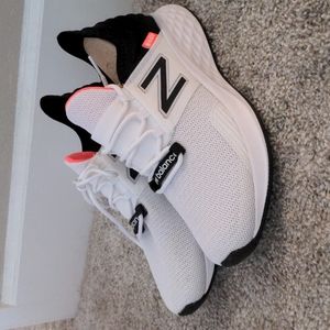 New Balance fresh foam roav running shoe